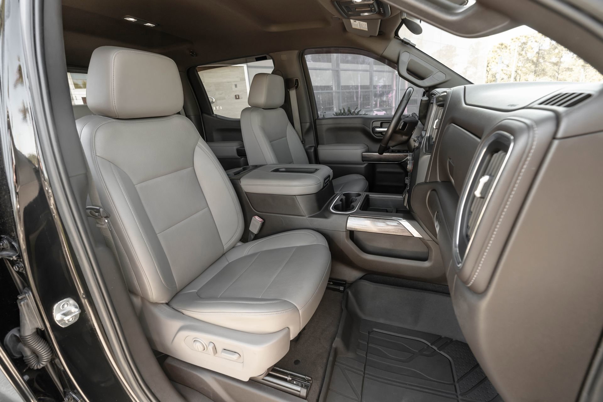 Used 2021 Chevrolet Silverado 1500 LTZ image 40