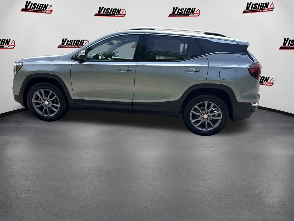 Used 2023 GMC Terrain SLT w/ LPO, Floor Liner Package AWD/4WD image 8