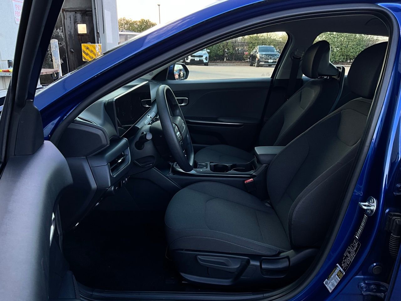 Used 2025 Kia K4 LXS image 10