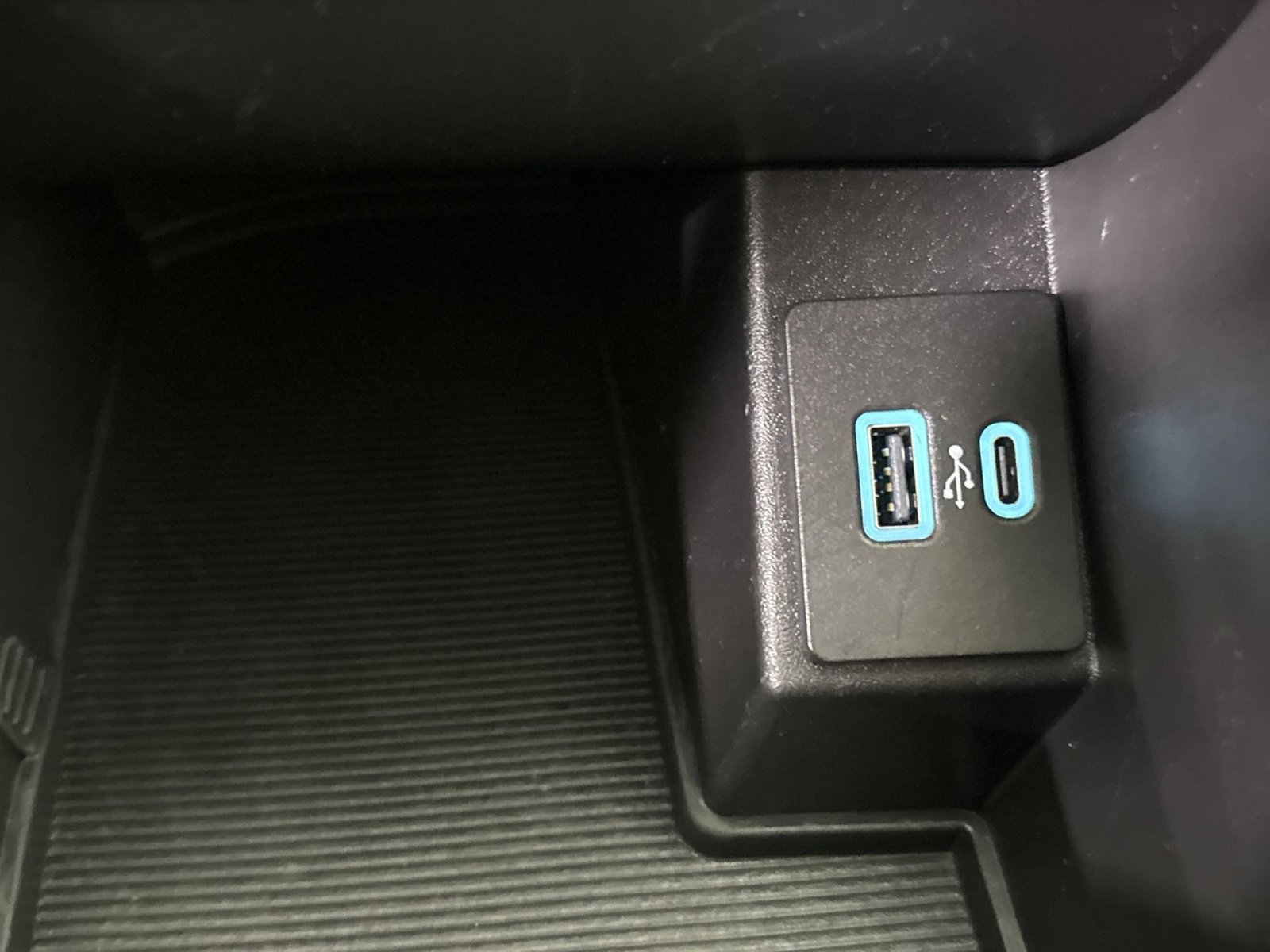 Used 2023 Ford Edge SEL image 24