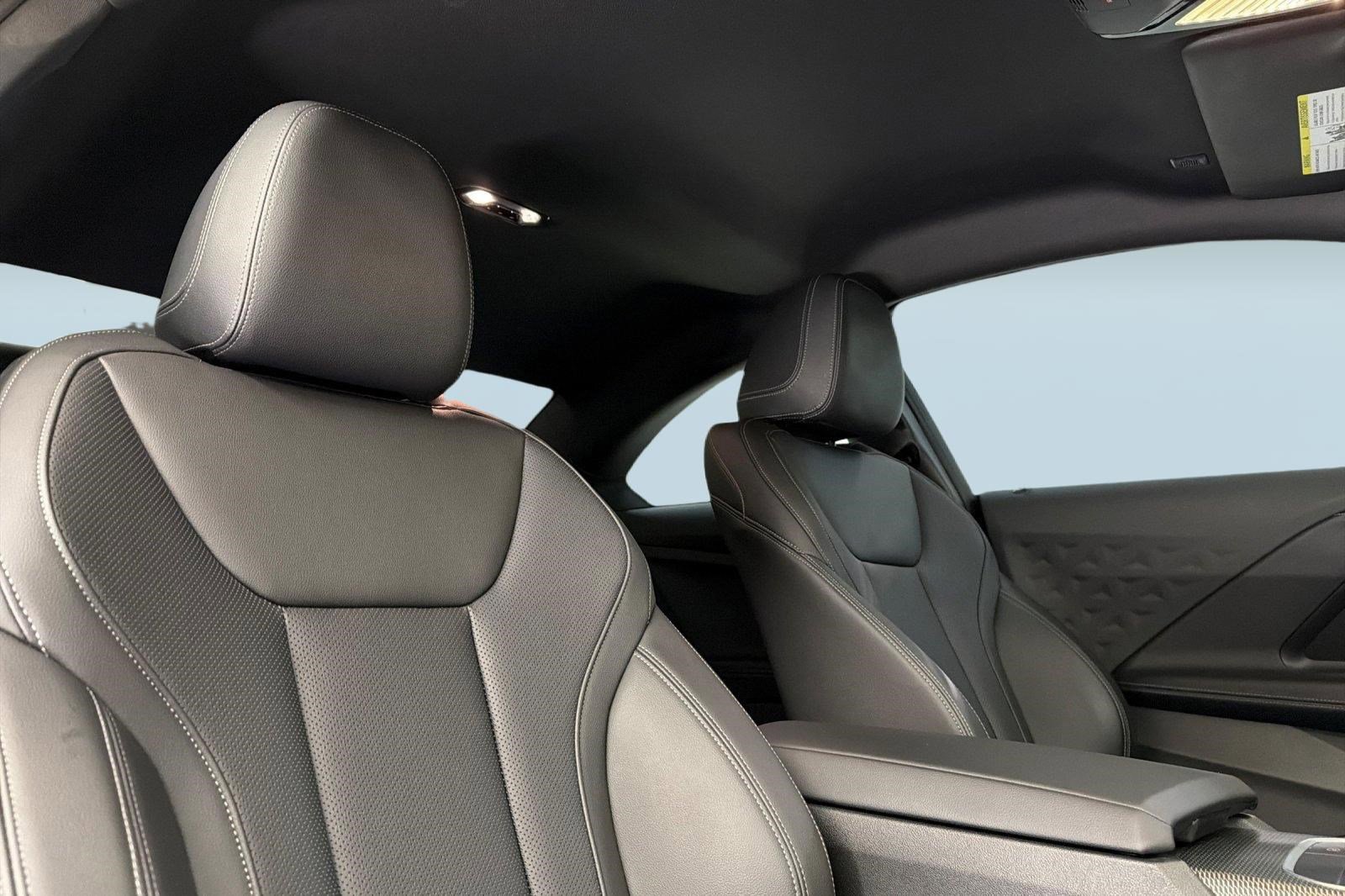 Used 2022 BMW 230i Coupe w/ M Sport Package image 26