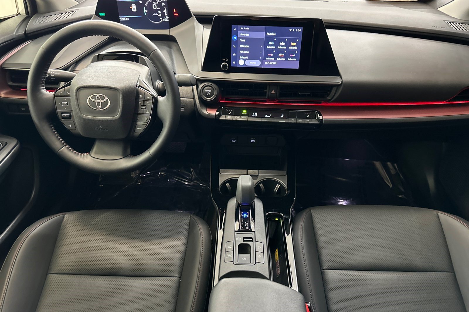 Used 2024 Toyota Prius Prime FWD image 16