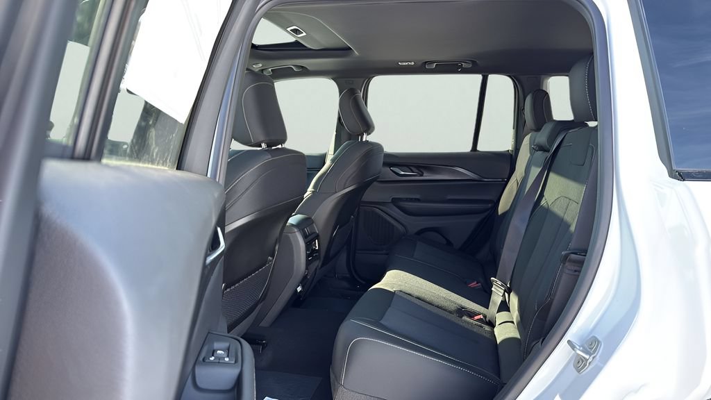 New 2026 Jeep Grand Cherokee Laredo X AWD/4WD image 20