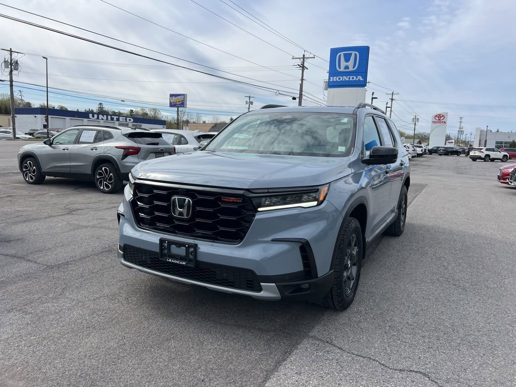 Used 2023 Honda Pilot TrailSport image 1
