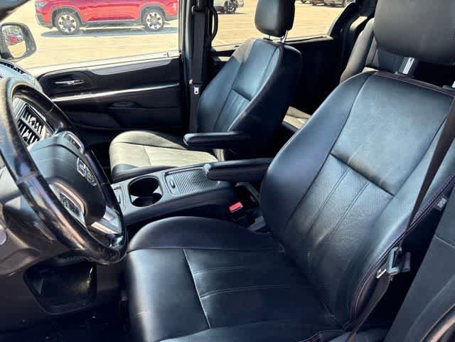 Used 2018 Dodge Grand Caravan GT FWD image 11