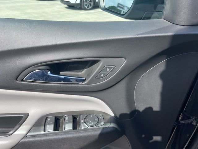 Used 2022 Chevrolet Equinox LS w/ Driver Confidence II Package image 13