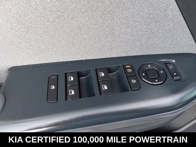 Certified 2025 Kia K4 EX FWD image 18