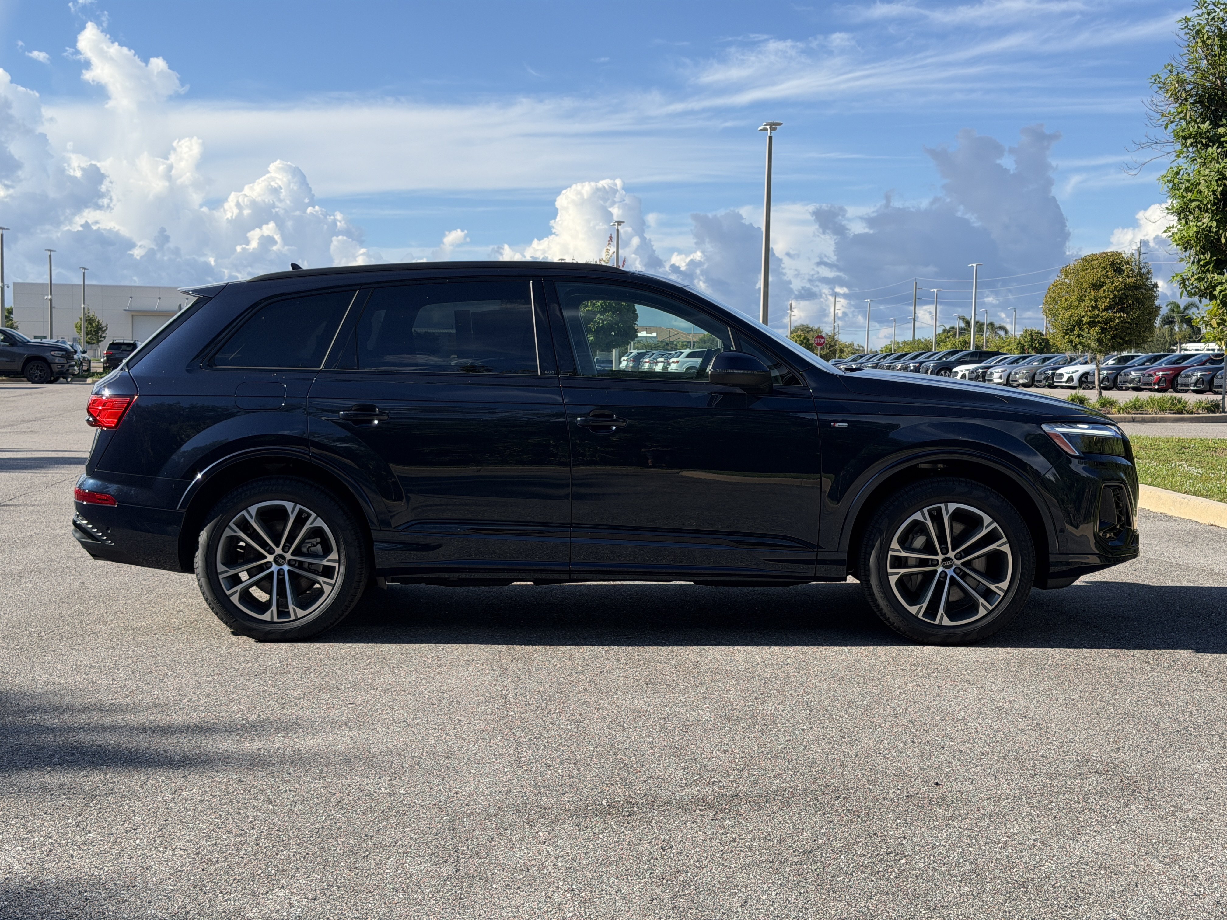 New 2026 Audi Q7 3.0T Premium AWD/4WD image 8