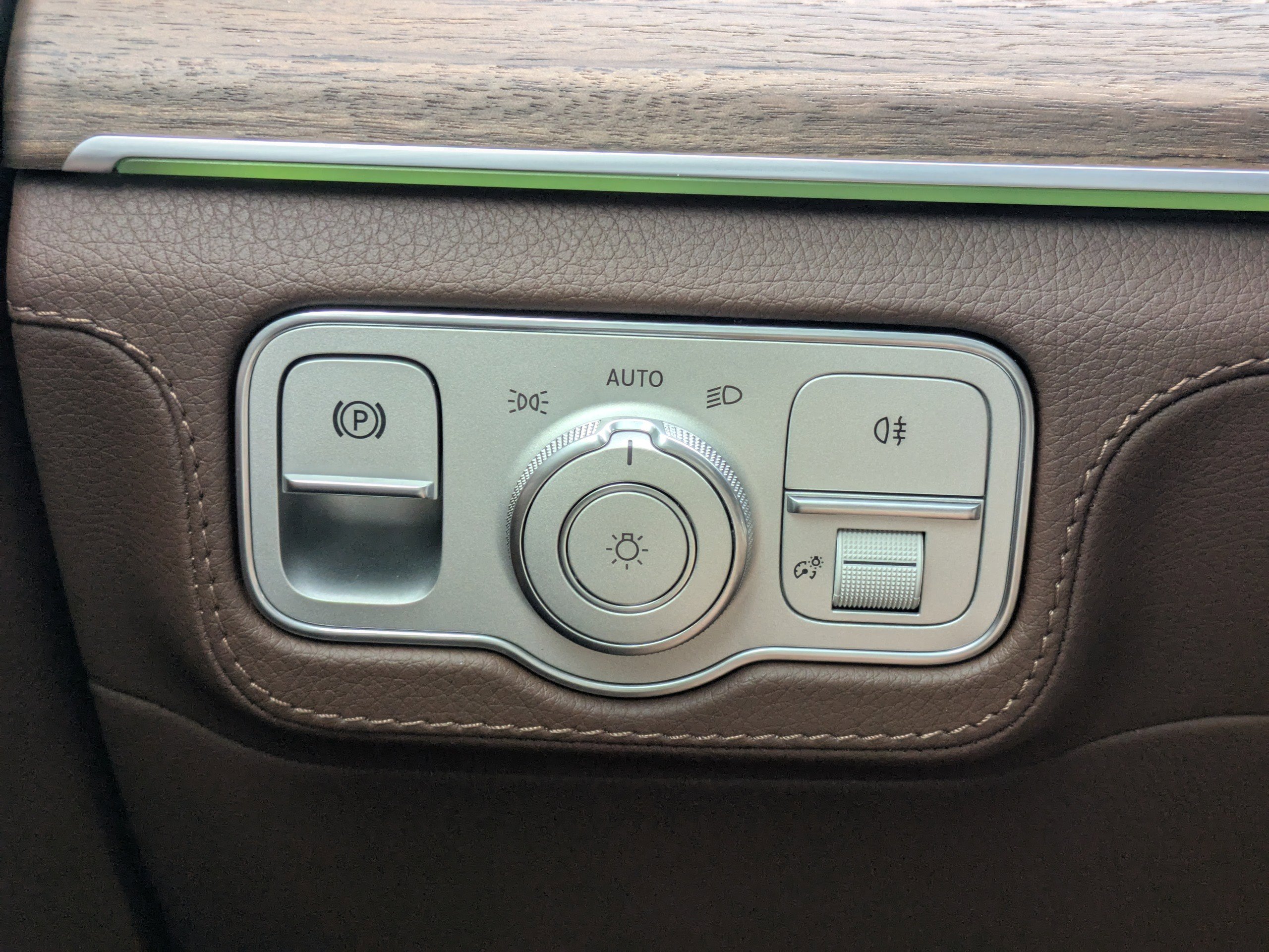 Certified 2025 Mercedes-Benz GLE 450 4MATIC image 28