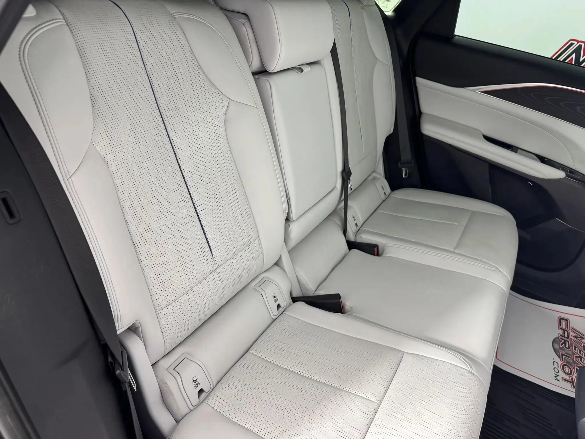 Used 2024 Cadillac Lyriq Luxury w/ LPO, Floor Liner Package AWD/4WD image 38