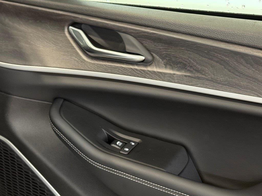 New 2025 Jeep Grand Cherokee Limited w/ Luxury Tech Group II image 12