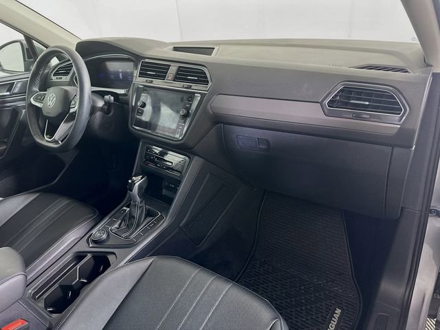 Used 2023 Volkswagen Tiguan SE AWD/4WD image 31