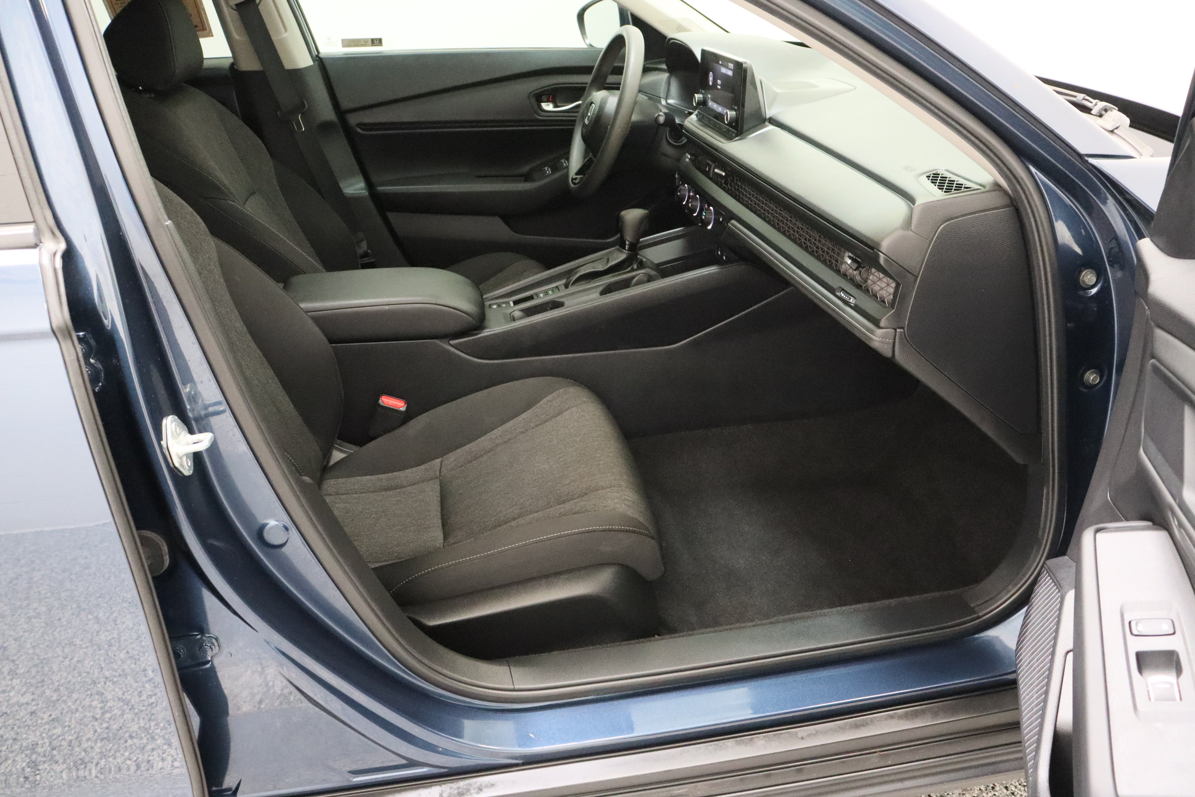 Used 2024 Honda Accord EX image 38