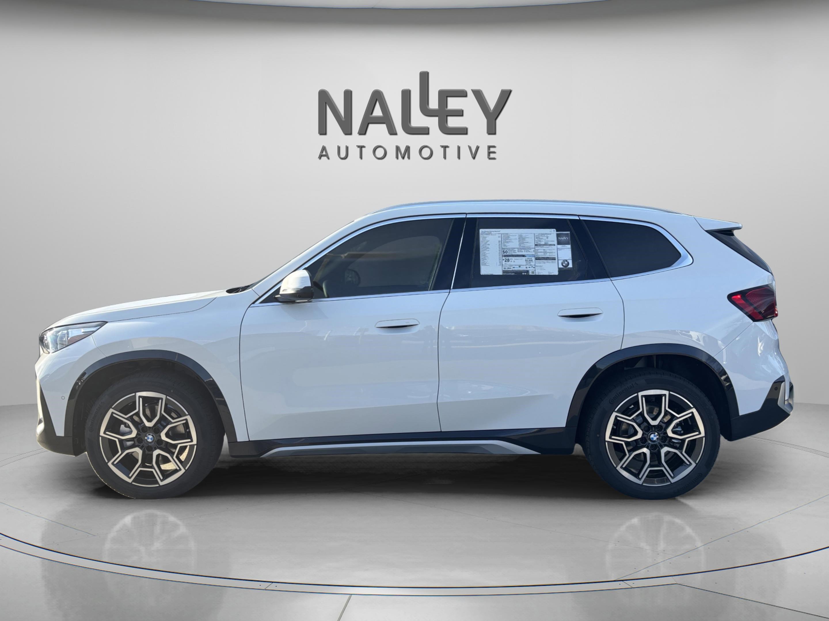Used 2026 BMW X1 xDrive28i w/ Technology Package image 3