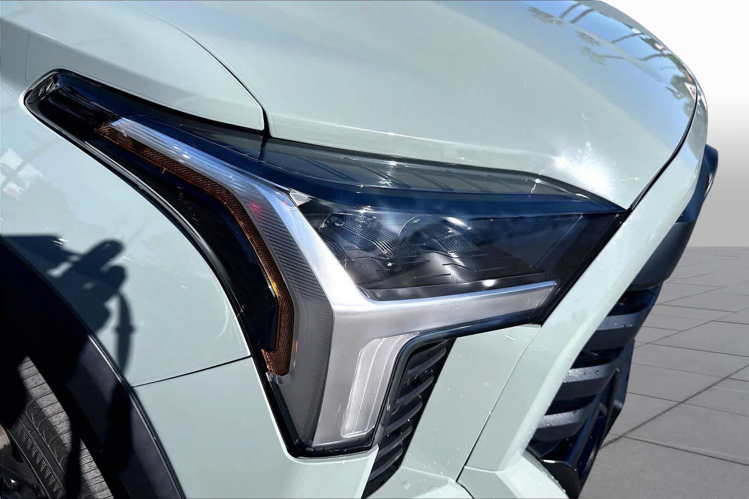 Used 2024 Toyota Tundra Limited AWD/4WD image 26