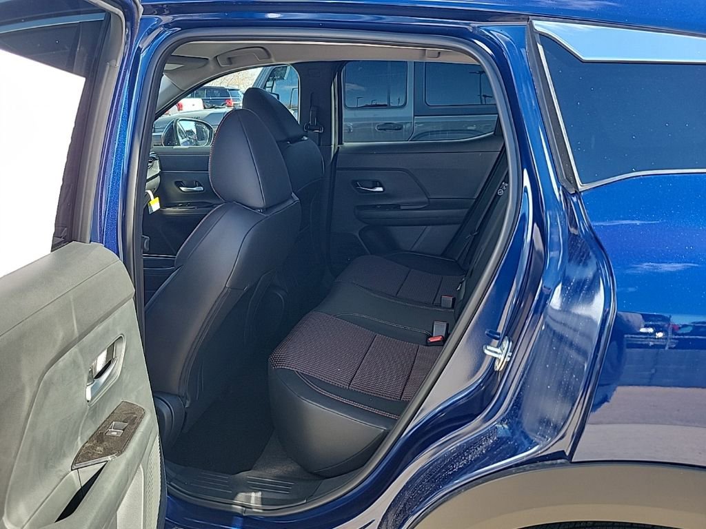 New 2026 Nissan Kicks SR w/ Cold Weather Package image 12