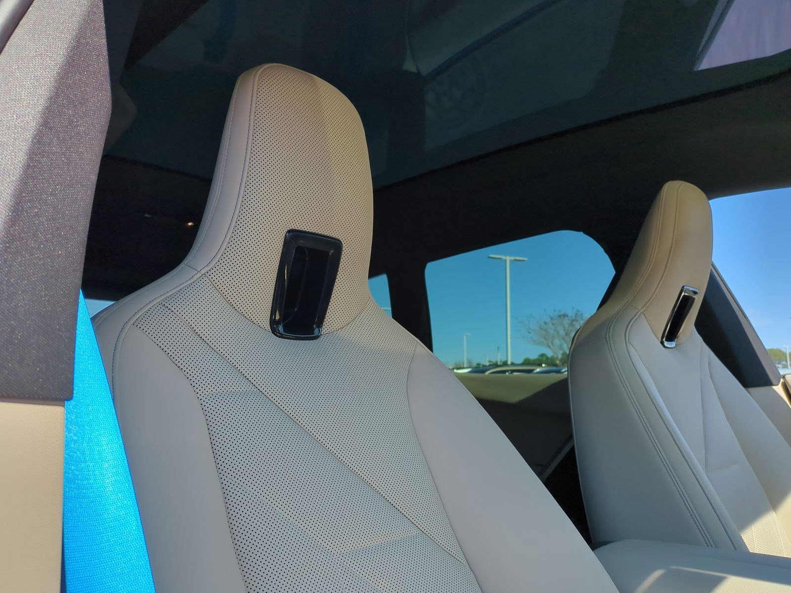 Certified 2023 BMW iX M60 w/ Executive Package image 33