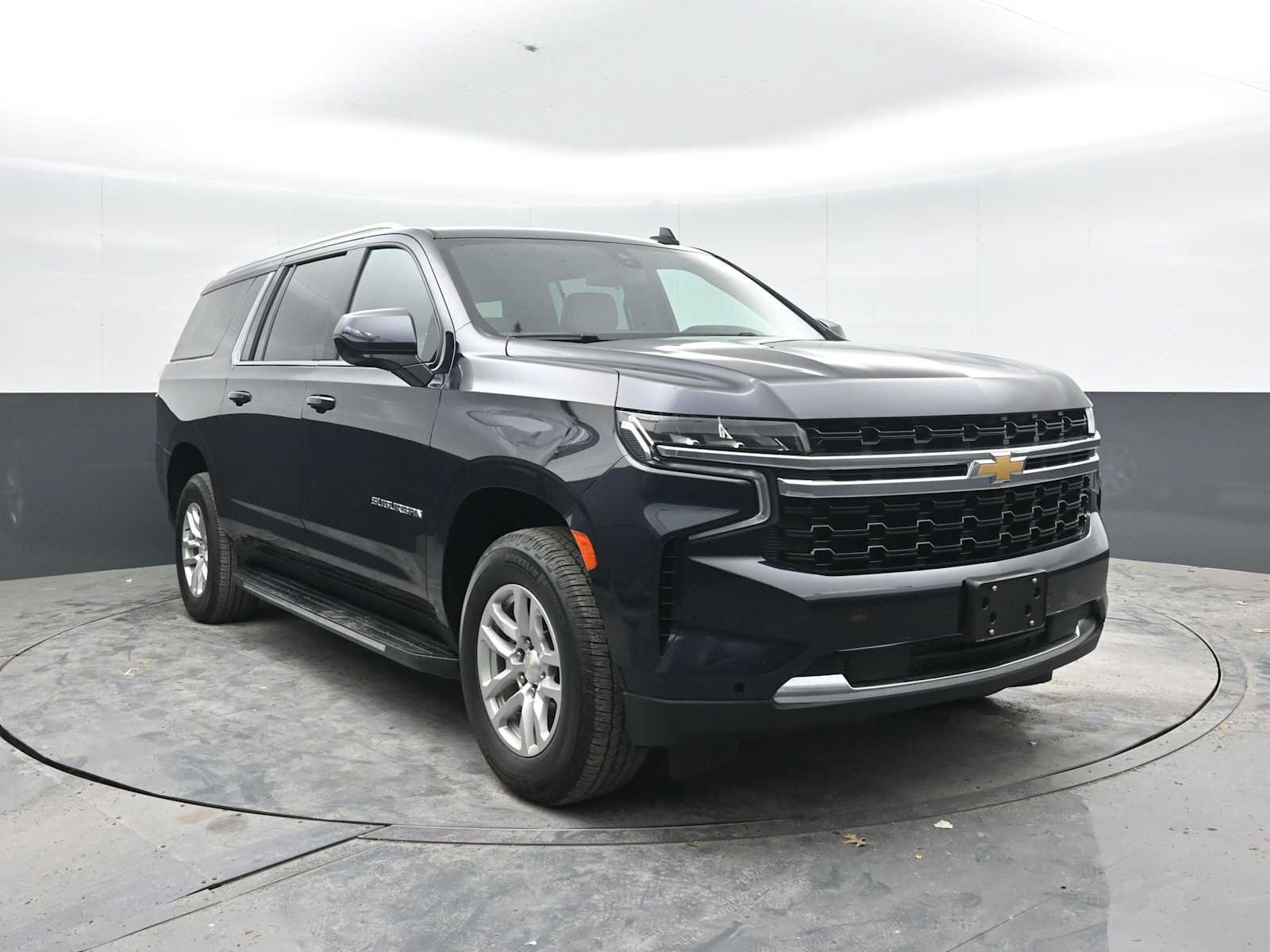 Used 2022 Chevrolet Suburban LS AWD/4WD image 6