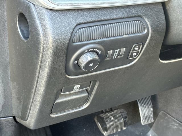 Used 2024 Jeep Wagoneer L Series II w/ Flexible Seating Group image 30