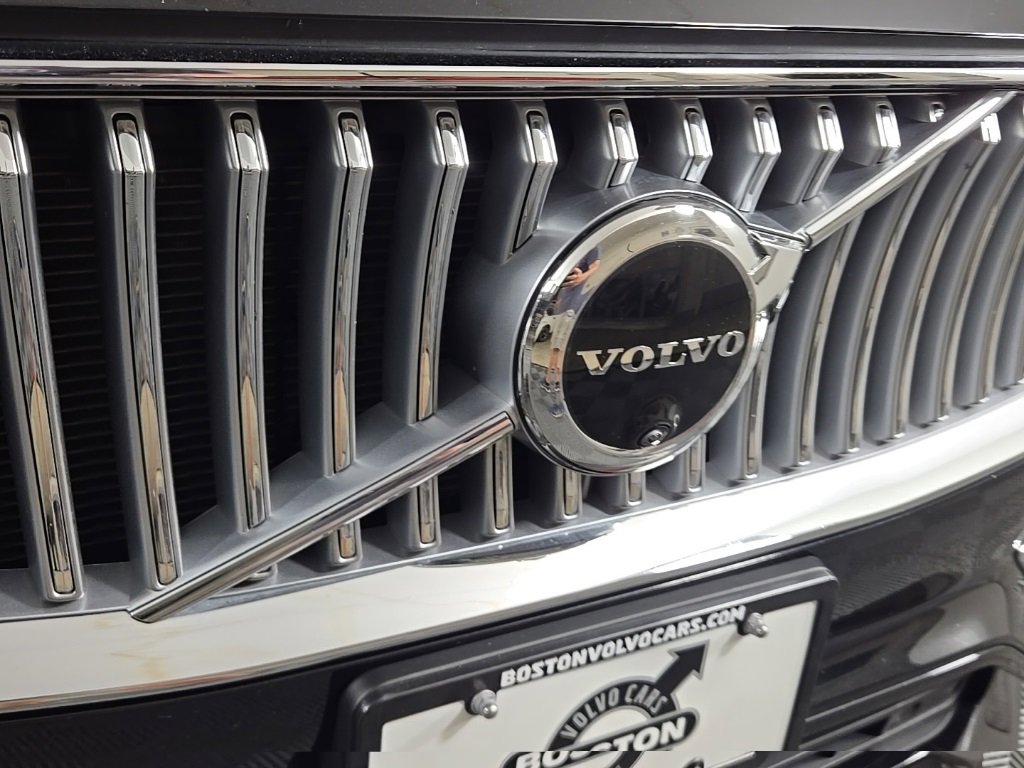 Certified 2024 Volvo XC90 T8 Ultimate w/ Lounge Package image 5