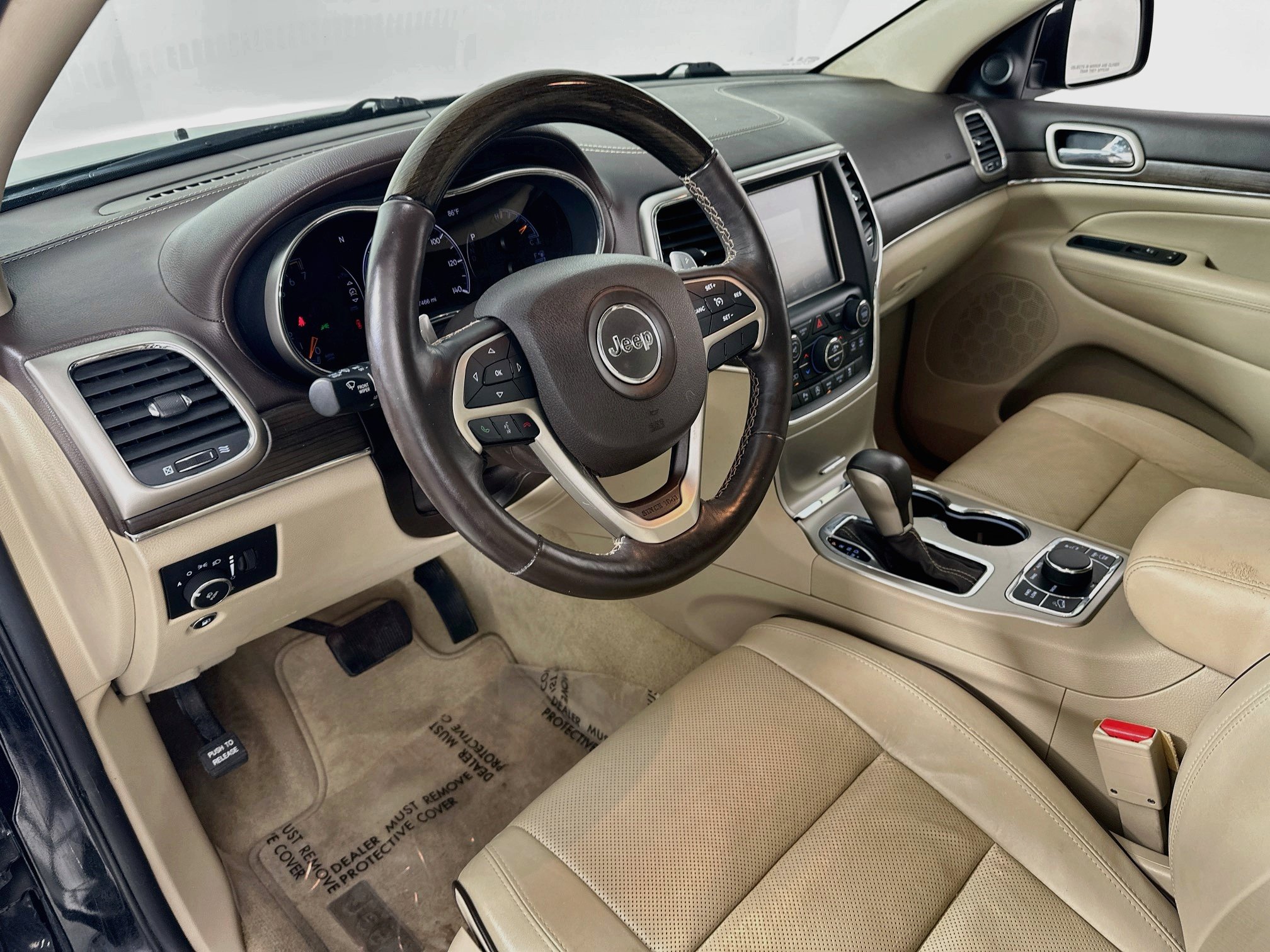 Used 2017 Jeep Grand Cherokee Overland AWD/4WD image 9