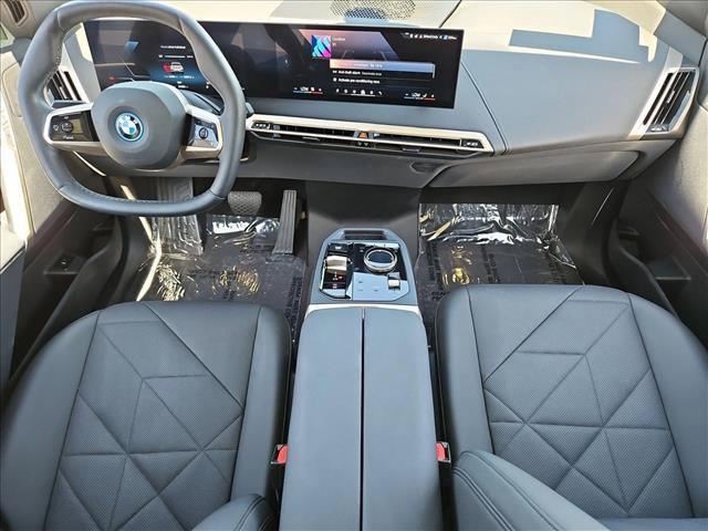 Used 2024 BMW iX xDrive50 w/ Sport Package AWD/4WD image 18