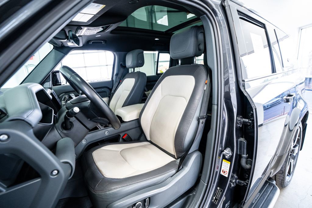 Used 2023 Land Rover Defender 130 X-Dynamic SE image 37