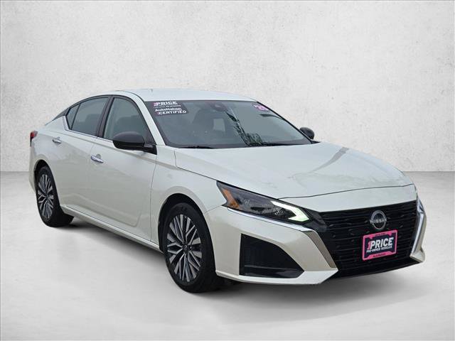 Used 2025 Nissan Altima 2.5 SV FWD image 3