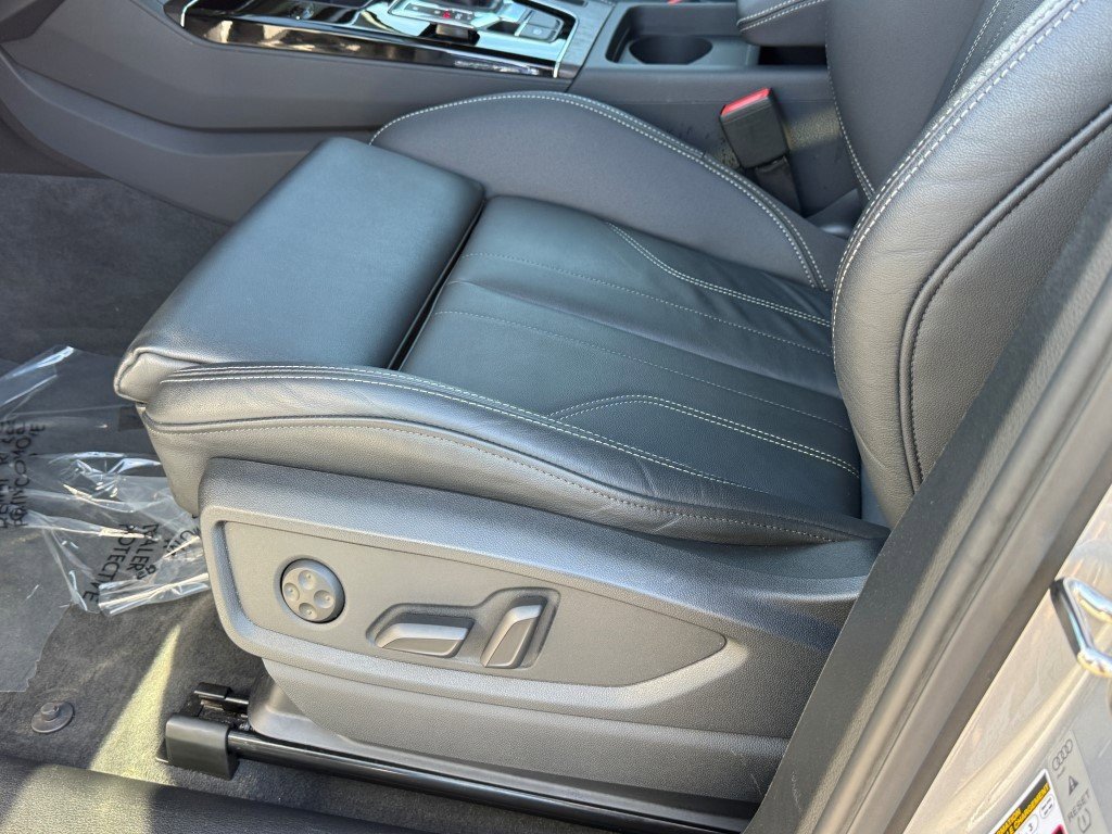 Certified 2024 Audi Q5 e Premium w/ Convenience Package image 24