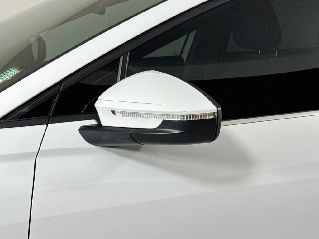 Used 2023 Audi Q4 e-tron Premium Plus RWD image 17