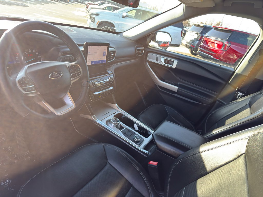 Used 2022 Ford Explorer Limited w/ Hybrid Equipment Group 310A image 25