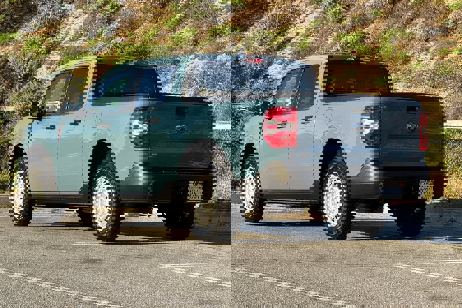 Used 2023 Ford Maverick XL image 7