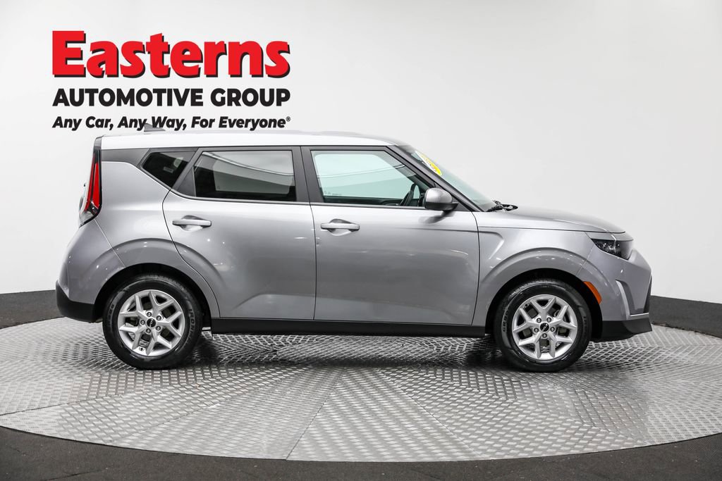Used 2023 Kia Soul LX w/ Option Group 015 image 4