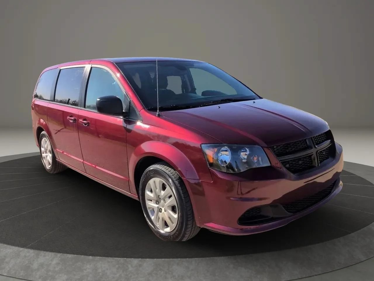 Used 2018 Dodge Grand Caravan SE FWD image 7