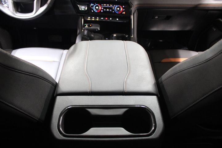 Used 2024 GMC Sierra 1500 AT4 w/ Technology Package image 34