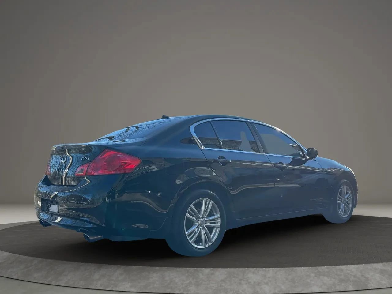 Used 2013 INFINITI G37 x Sedan w/ Premium Pkg image 5