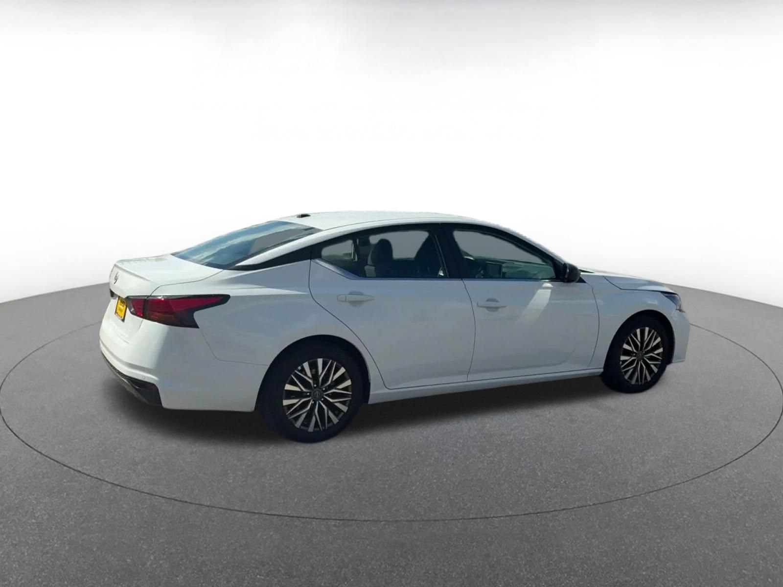 Used 2026 Nissan Altima 2.5 SV FWD image 14