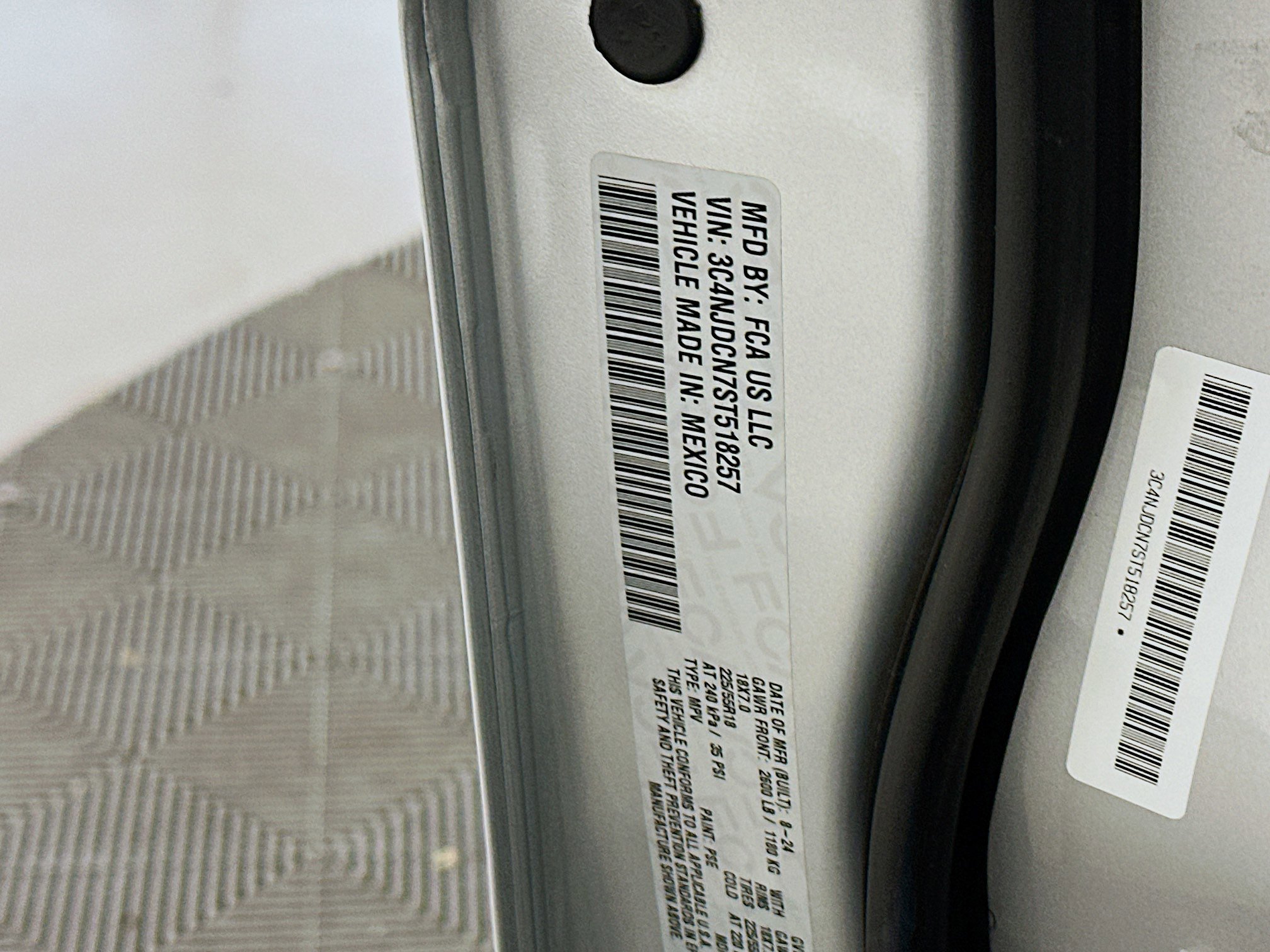 Used 2025 Jeep Compass Limited image 12