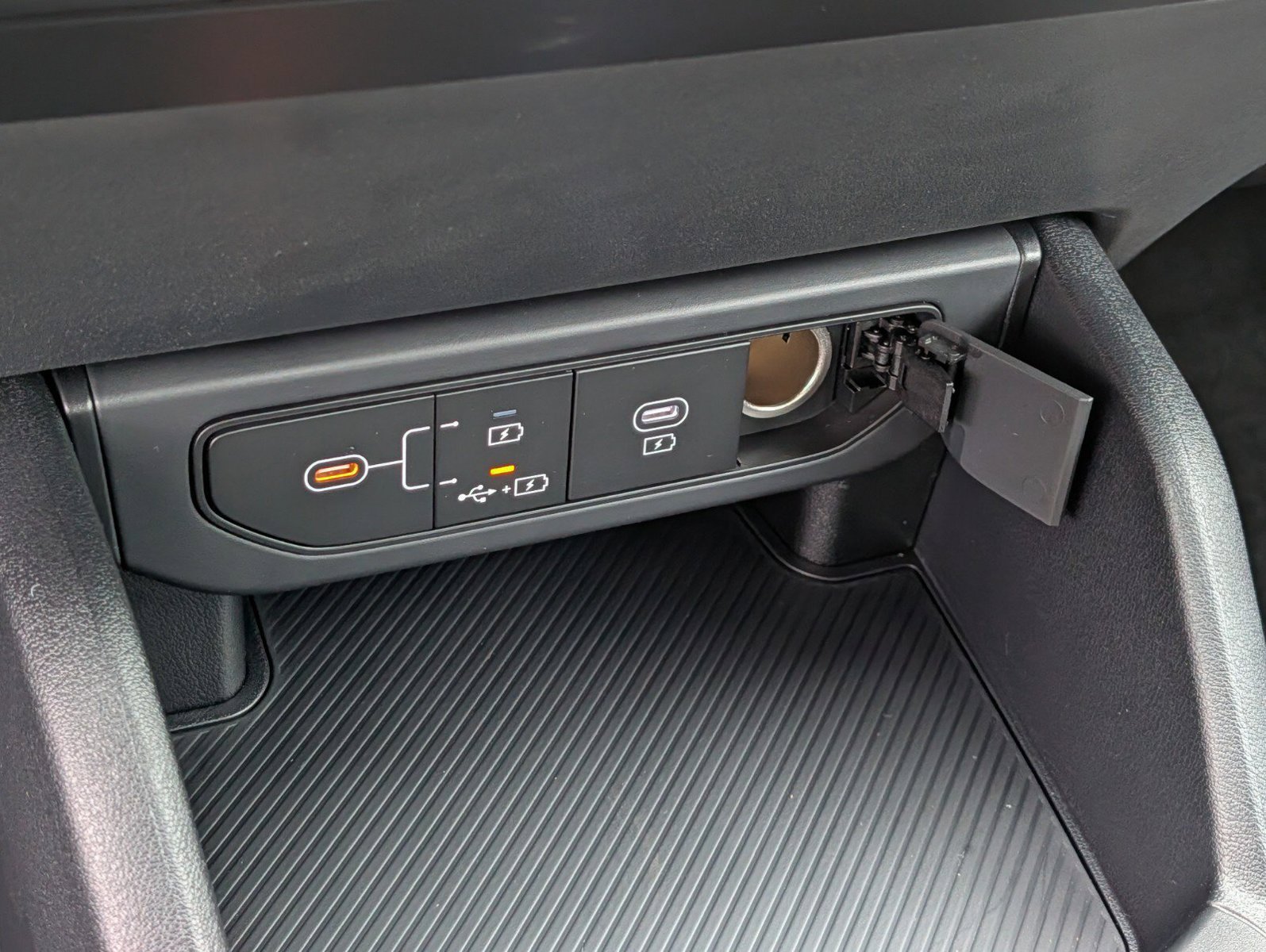 New 2026 Kia K4 FWD image 6