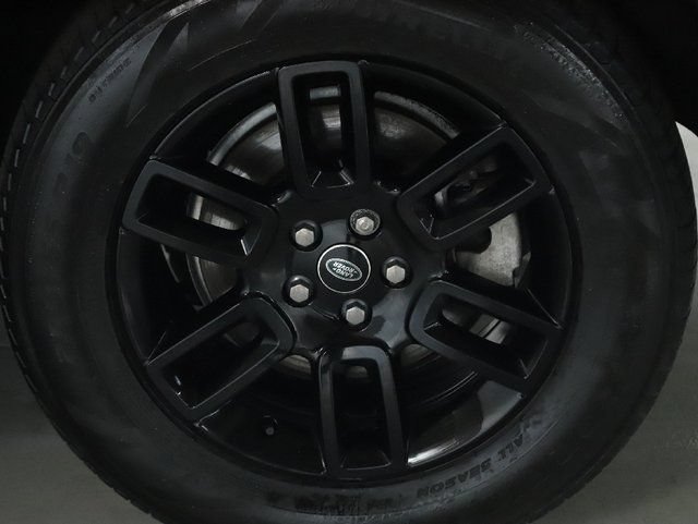 Certified 2023 Land Rover Defender 130 SE AWD/4WD image 43