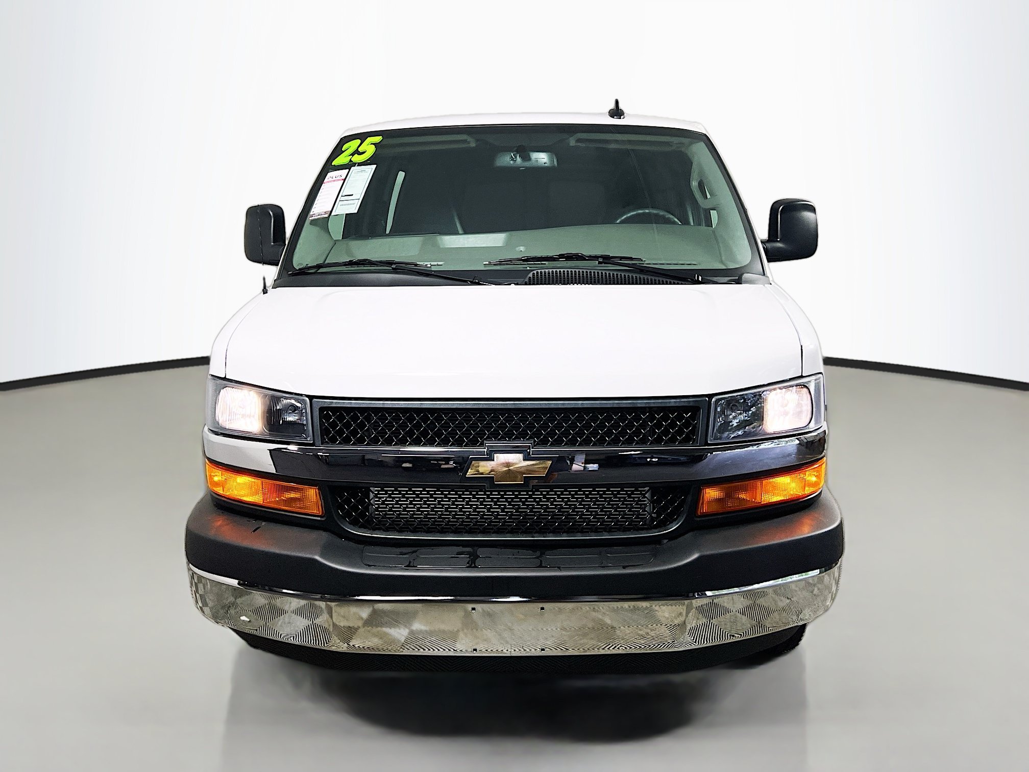 Used 2025 Chevrolet Express 2500 w/ Driver Convenience Package RWD image 10