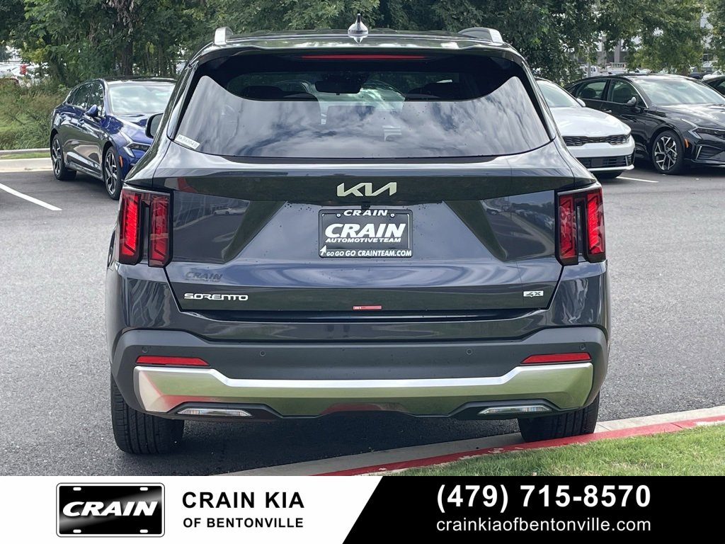 New 2025 Kia Sorento S image 6