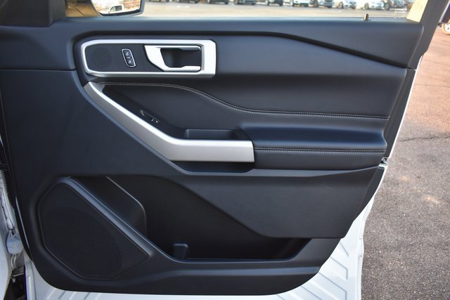 Used 2022 Ford Explorer XLT w/ Equipment Group 202A image 46