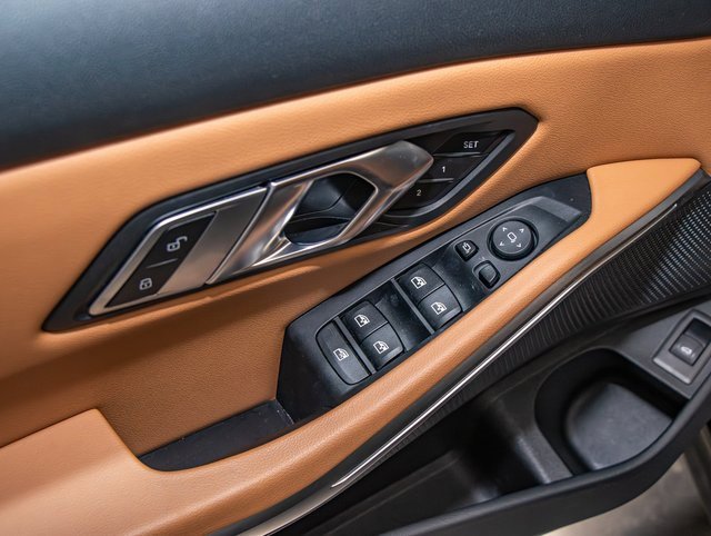 Certified 2022 BMW 330i xDrive Sedan w/ Driving Assistance Package image 14