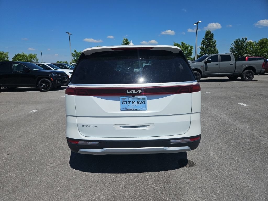 Used 2024 Kia Carnival LX FWD image 6