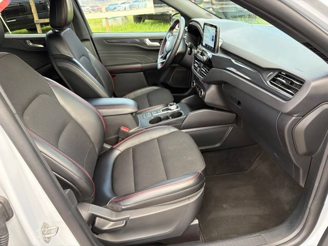 Used 2025 Ford Escape ST-Line Select AWD/4WD image 16