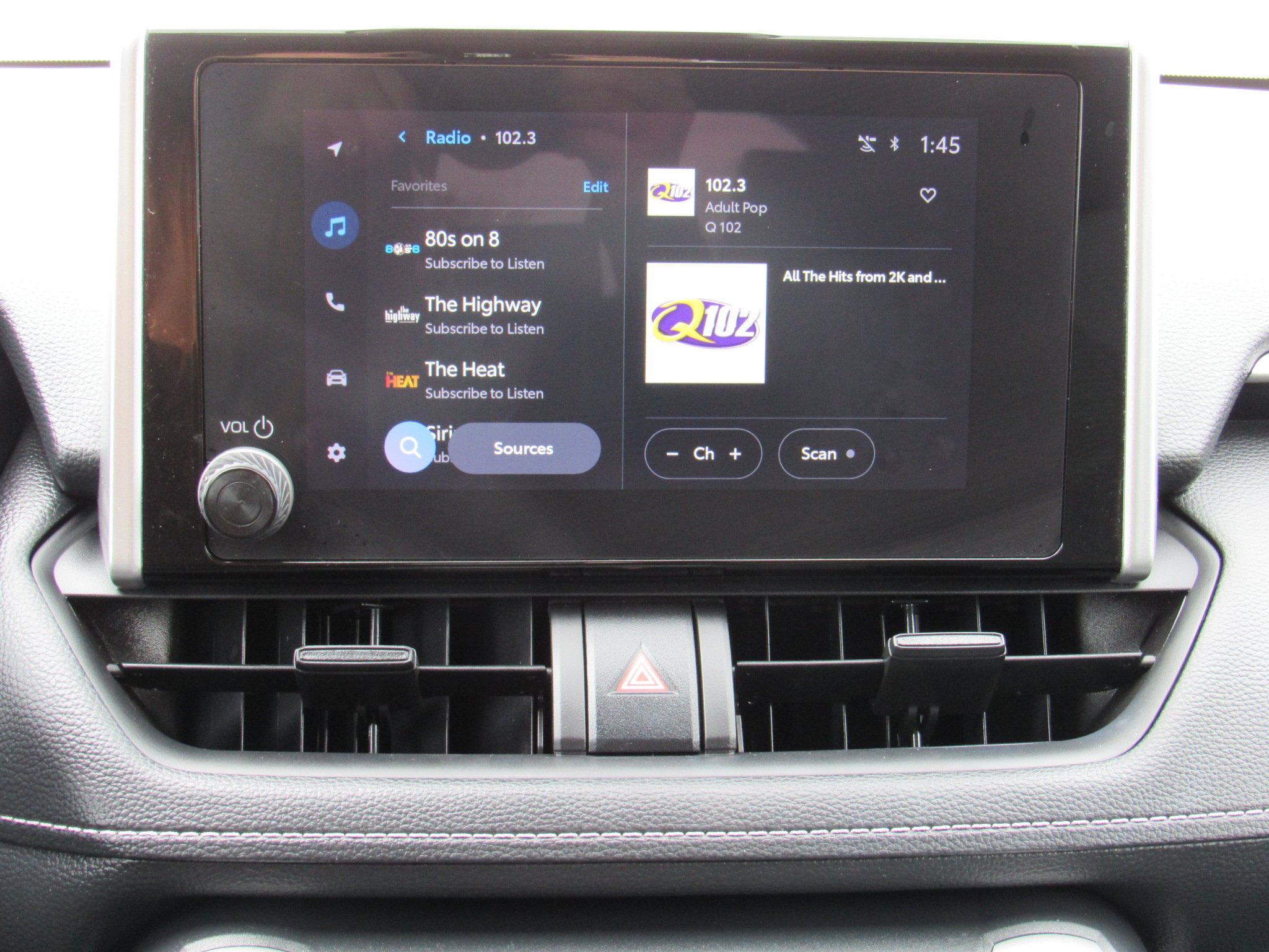 Used 2025 Toyota RAV4 LE AWD/4WD image 22