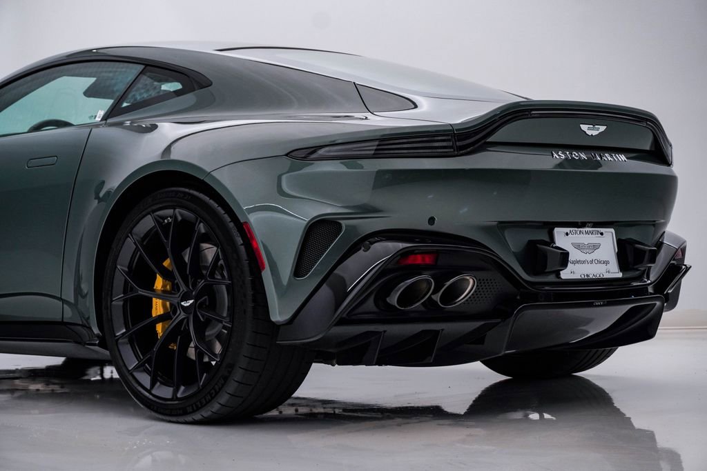 Used 2025 Aston Martin V8 Vantage Coupe RWD image 11