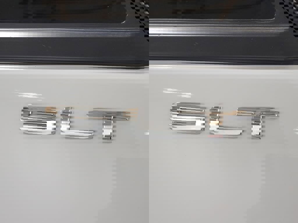 Used 2023 GMC Terrain SLT image 10