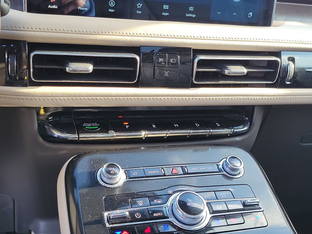 Certified 2023 Lincoln Nautilus Reserve w/ Equipment Group 201A image 28